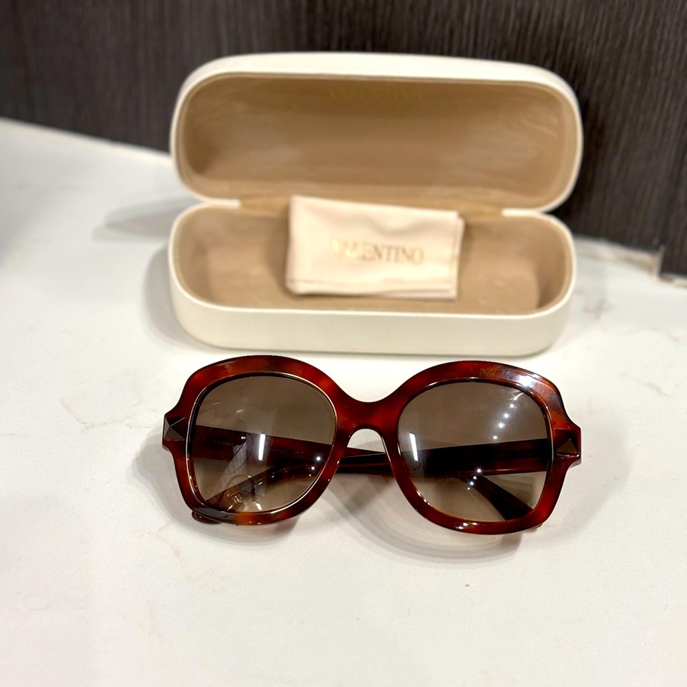 VALENTINO Sunglasses